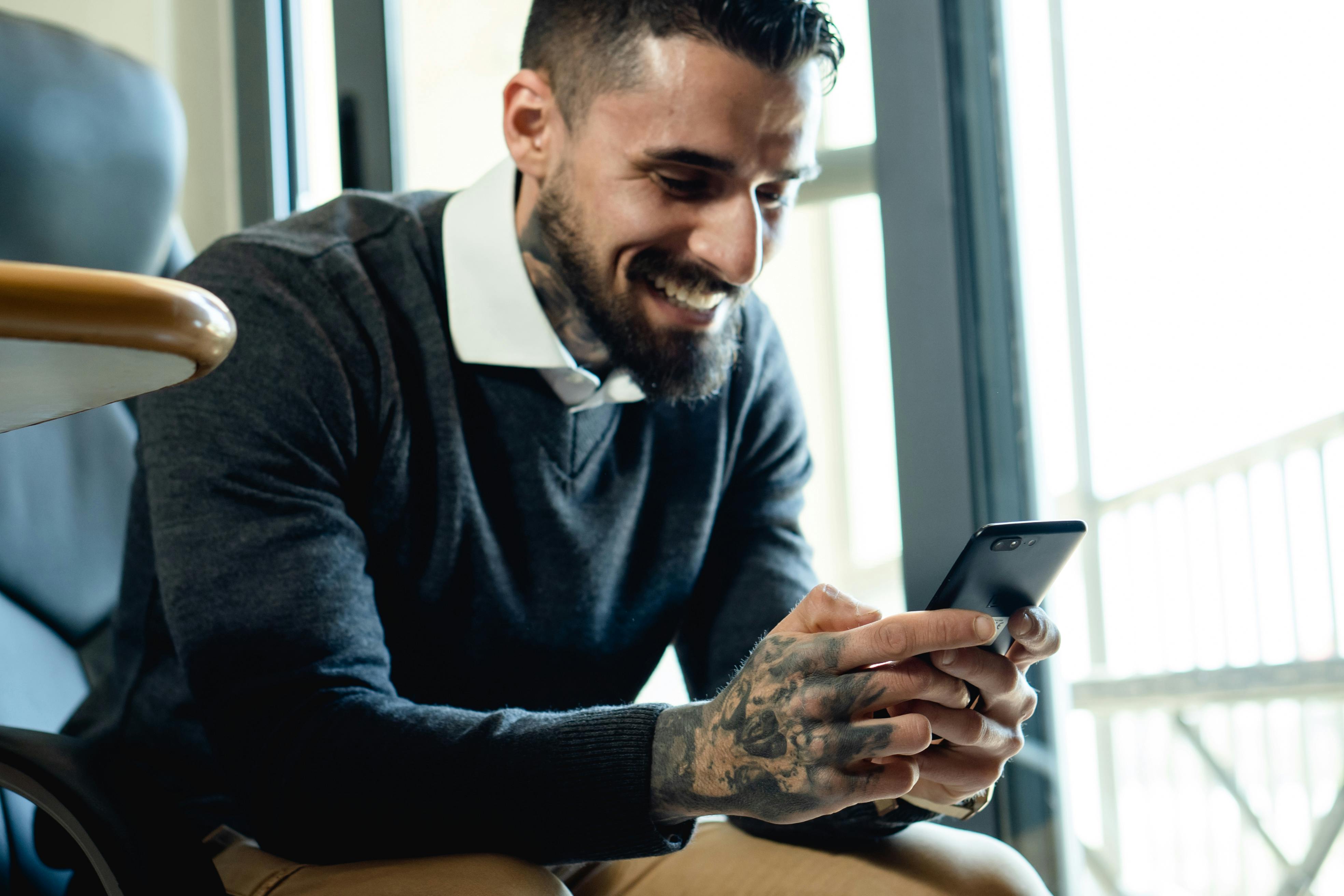 Cliente com estilo após atendimento na GW Barbearia